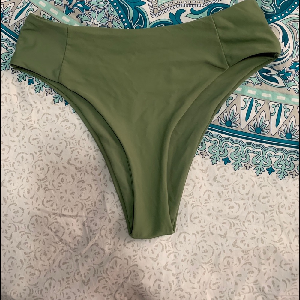 High-waisted bathing suit bottoms